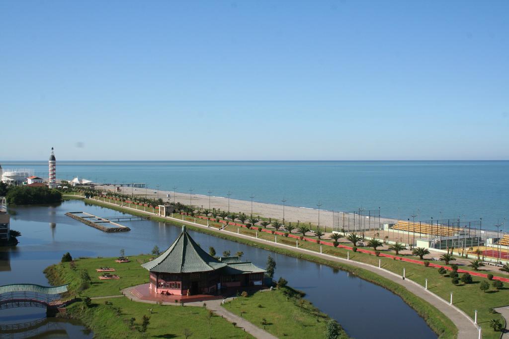 Apartment Miracle Batumi Exterior photo