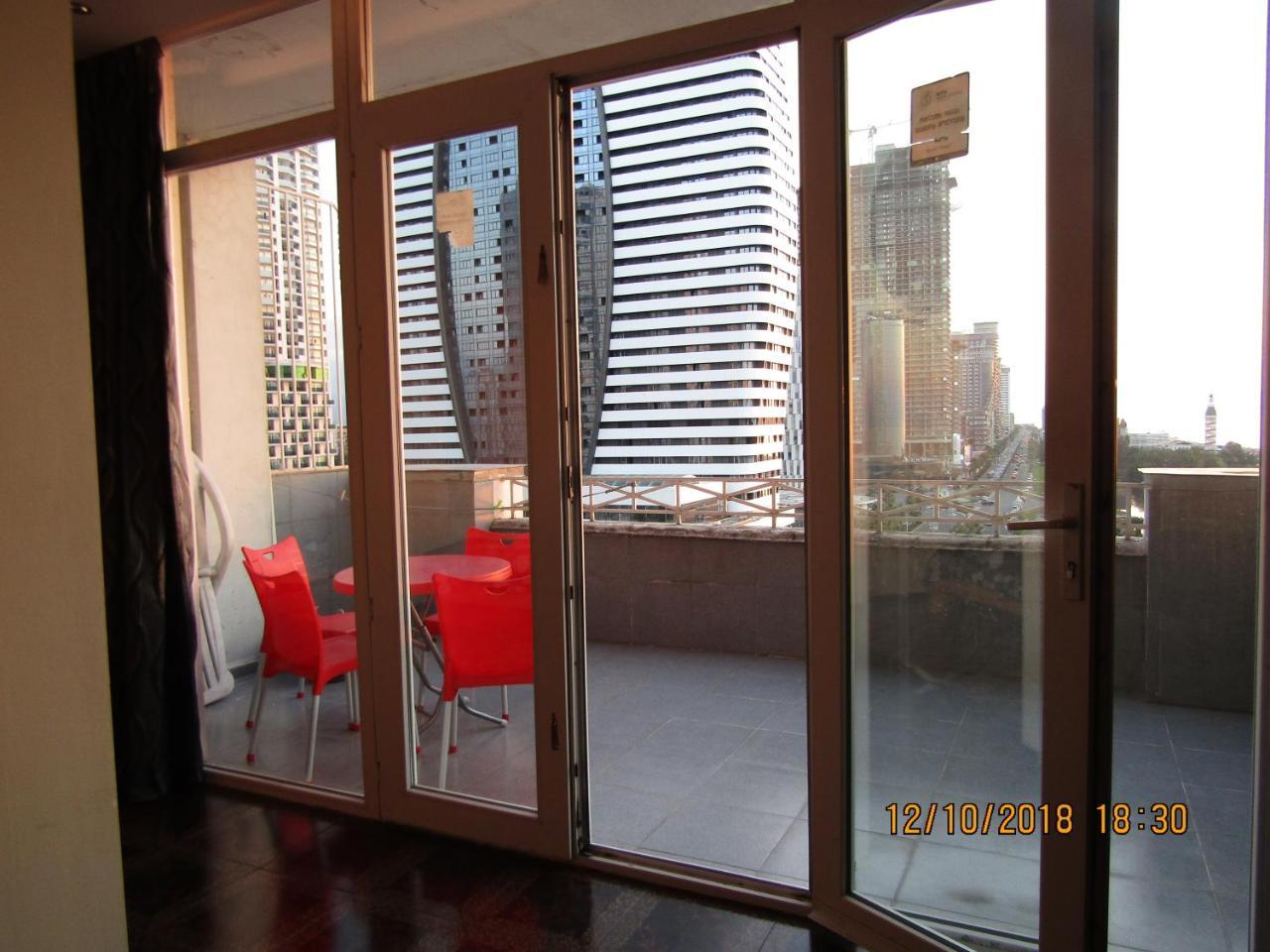Apartment Miracle Batumi Exterior photo