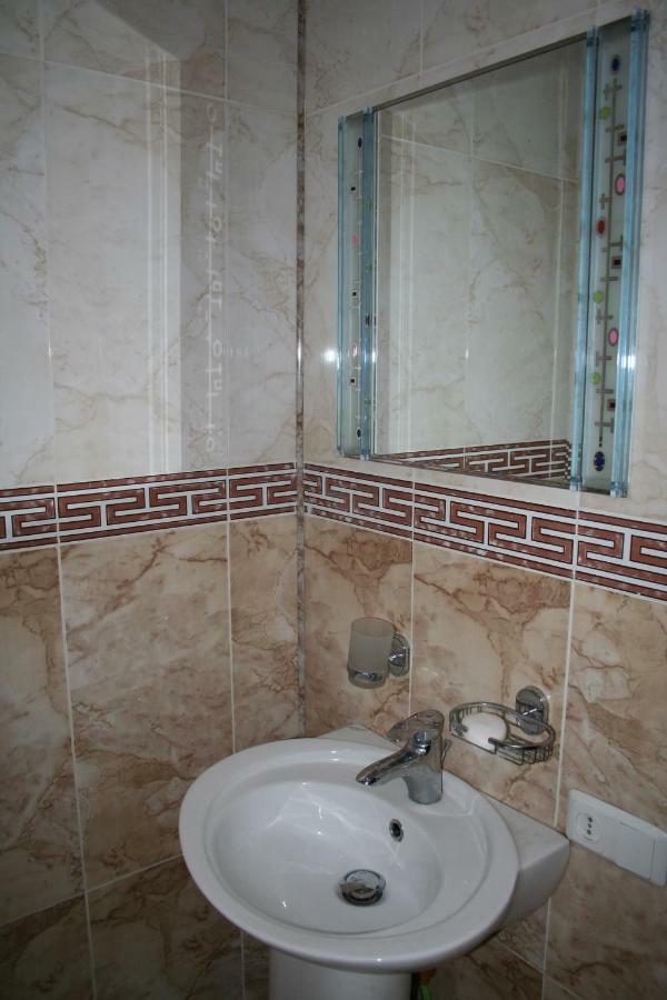 Apartment Miracle Batumi Exterior photo