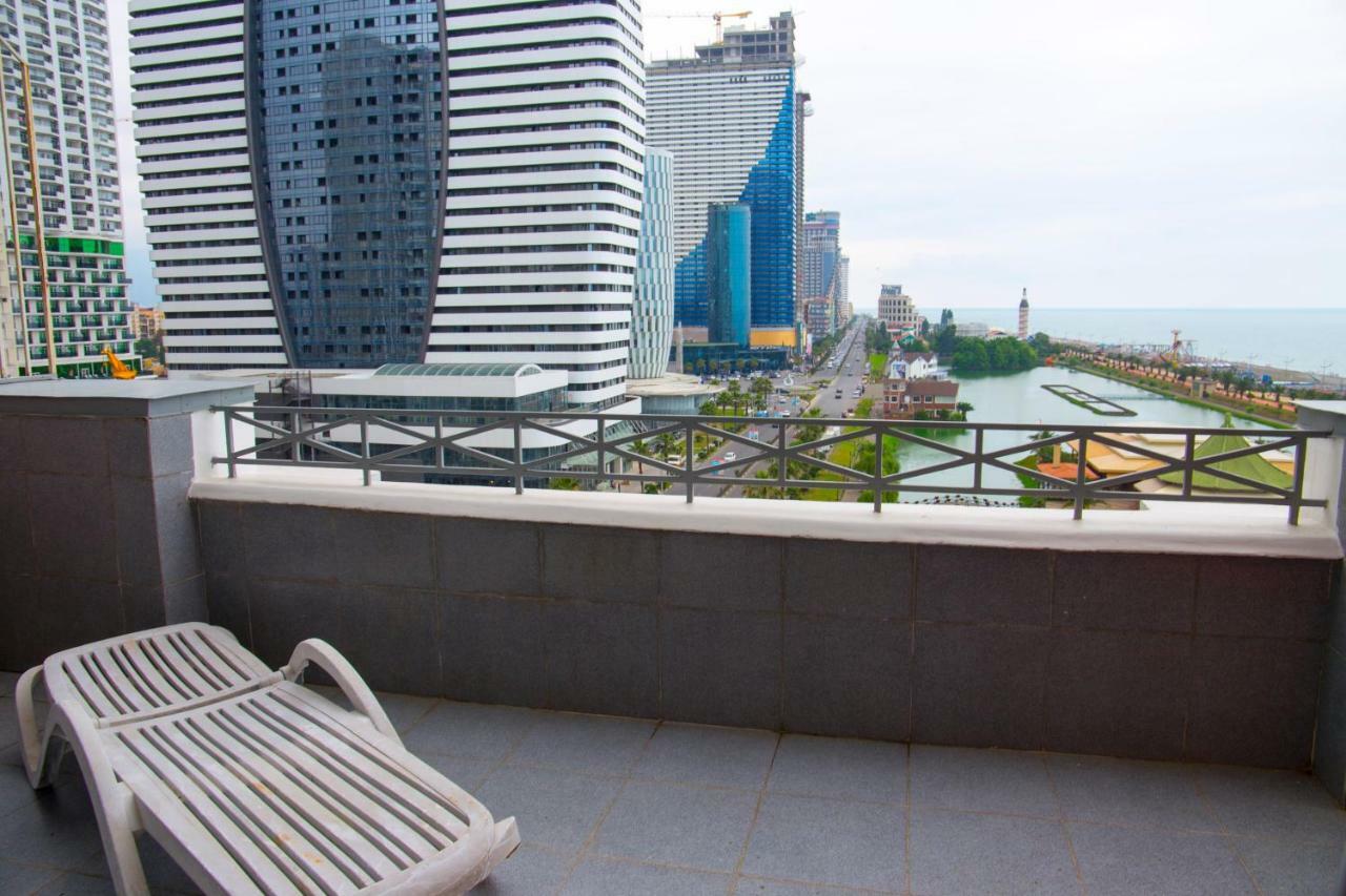 Apartment Miracle Batumi Exterior photo